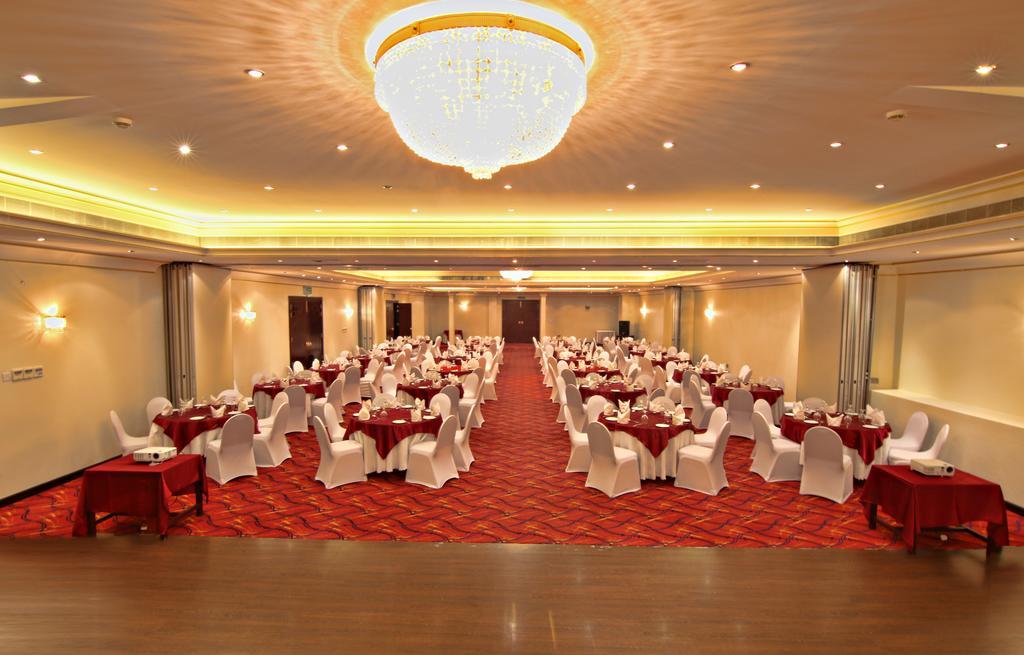Majan Continental Hotel Mascate Extérieur photo