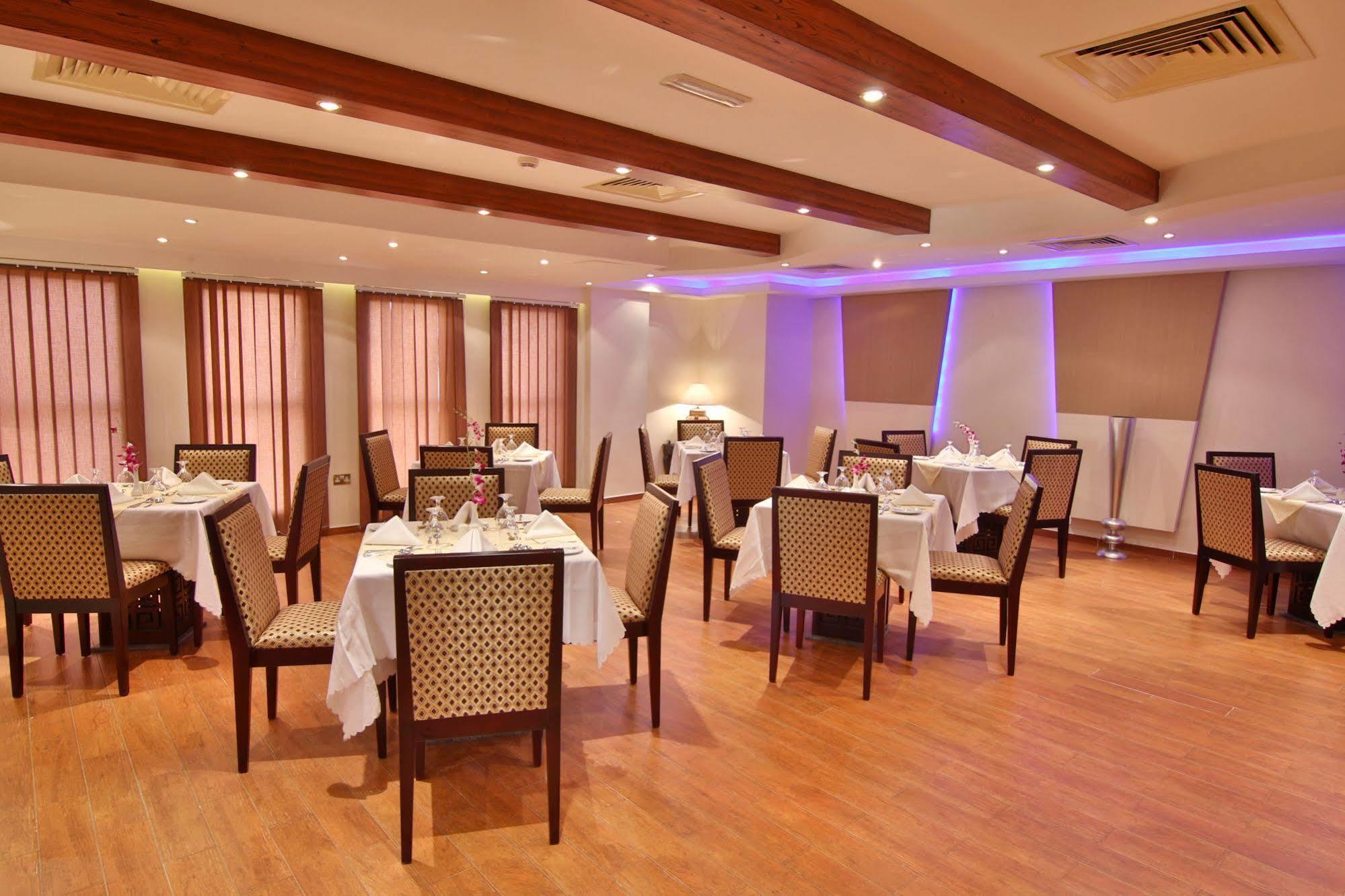 Majan Continental Hotel Mascate Extérieur photo