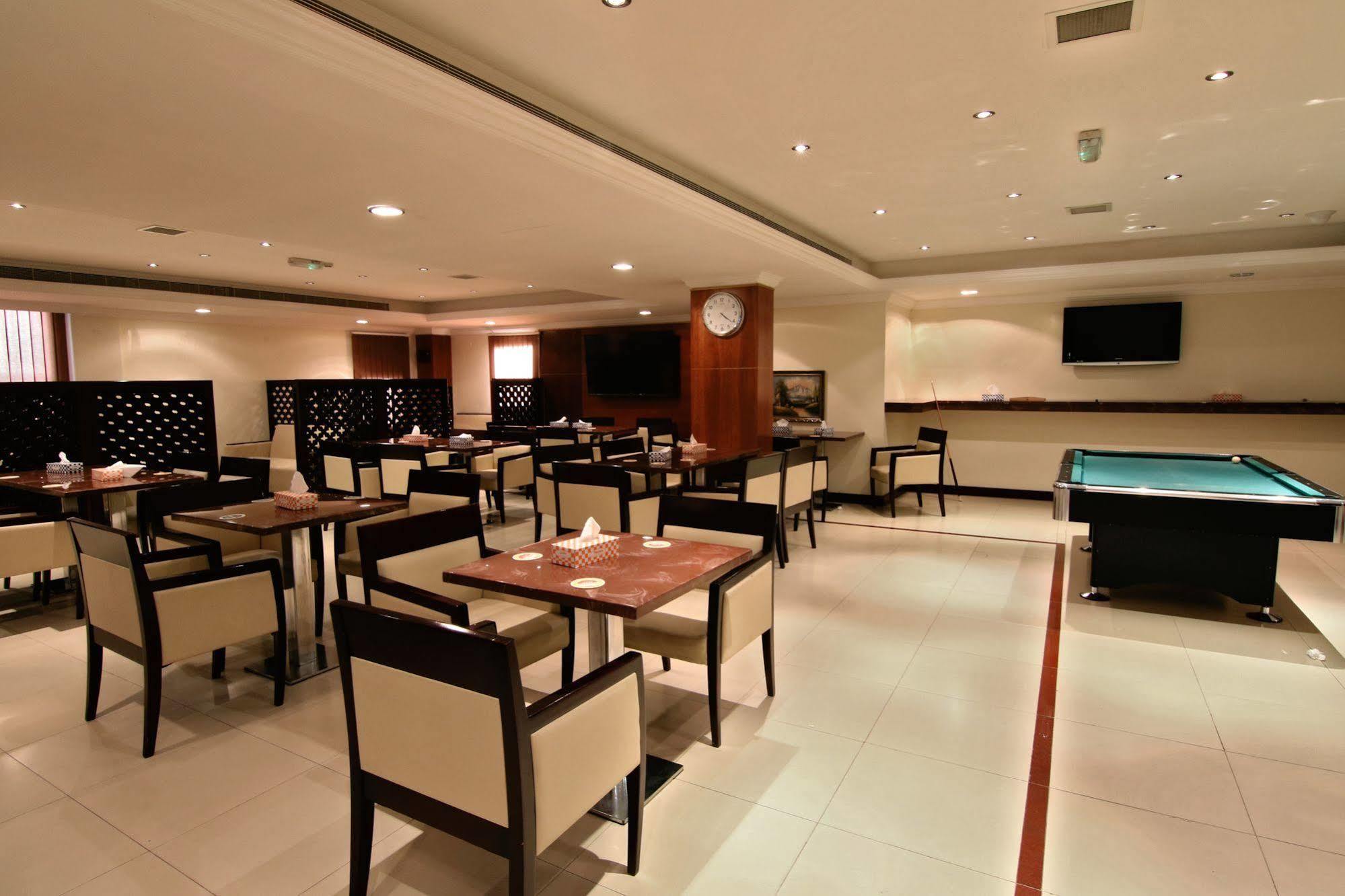 Majan Continental Hotel Mascate Extérieur photo